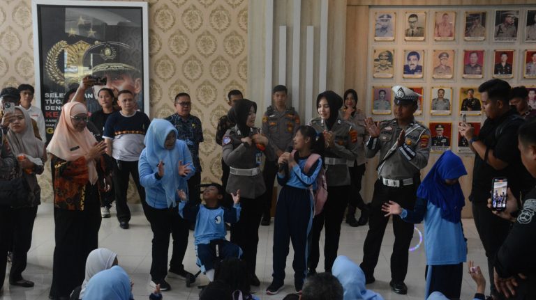 DINAS PENDIDIKAN AJAK DISABILITAS BUNDA KUNJUNGI POLRESTA BANDARLAMPUNG