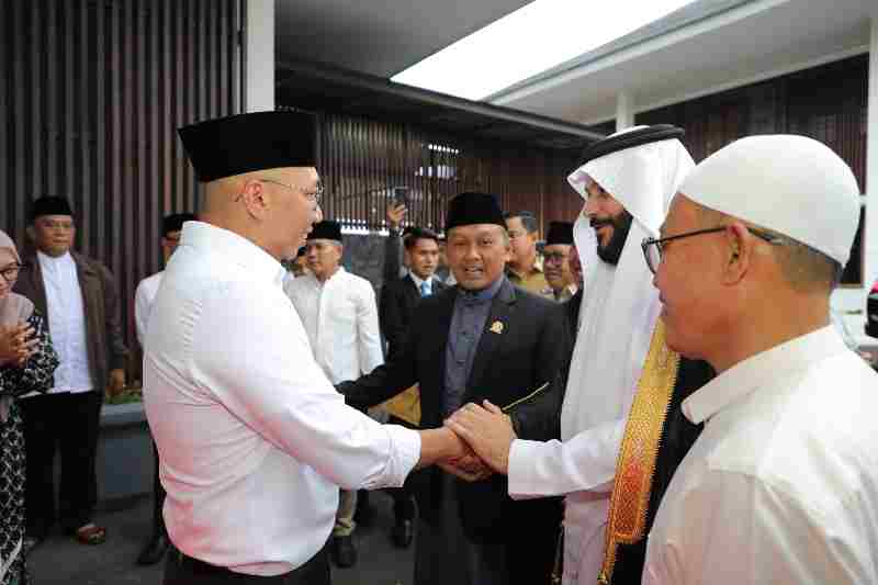 Gubernur Mirzani Gelar Jamuan Buka Puasa Bersama Imam dan Qori Syeikh Abdurrahman Al Ausy - 6