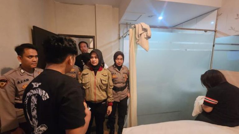 Razia Bulan Ramadan, Polisi Amankan 21 Pasangan dari Kamar Penginapan - 9