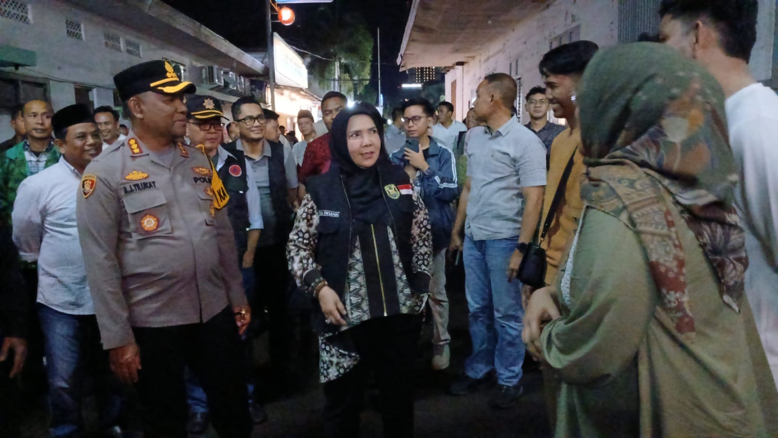 Wali Kota Eva Lepas 46 Armada Damri Antar Balik 1.840 Penumpang - 3